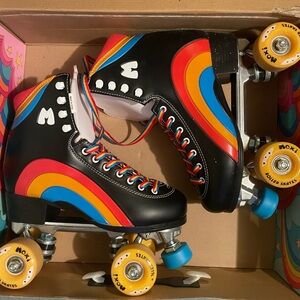 Moxi Rainbow Rider Roller Skates + Six Pack Pad Set in Lavender